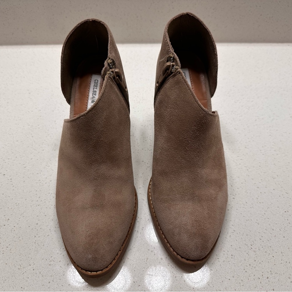 Chelsea & Violet ankle boots size  7